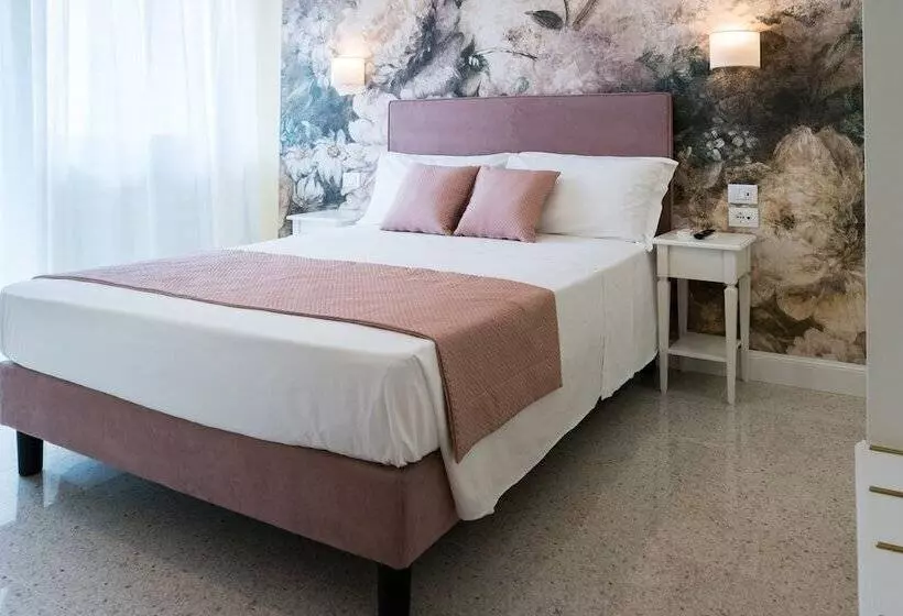 Bed and Breakfast Guest House Train Station Venice Atika & Atif