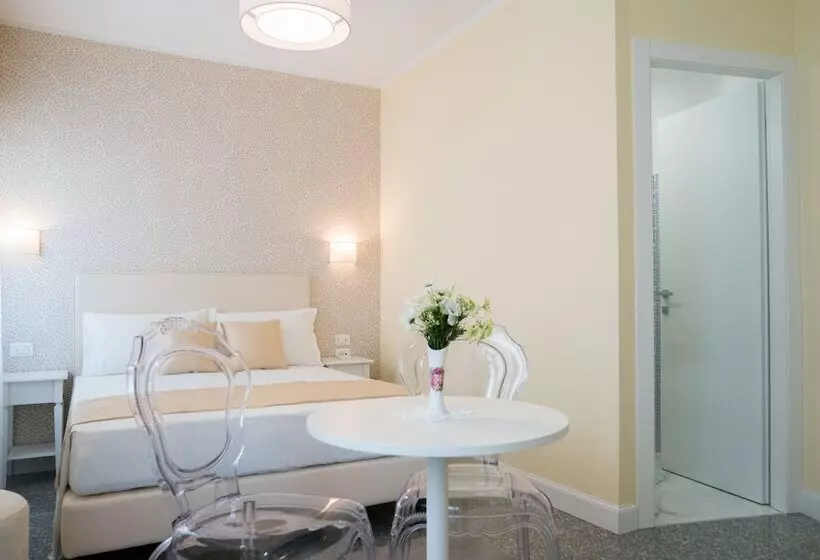 Bed and Breakfast Guest House Train Station Venice Atika & Atif