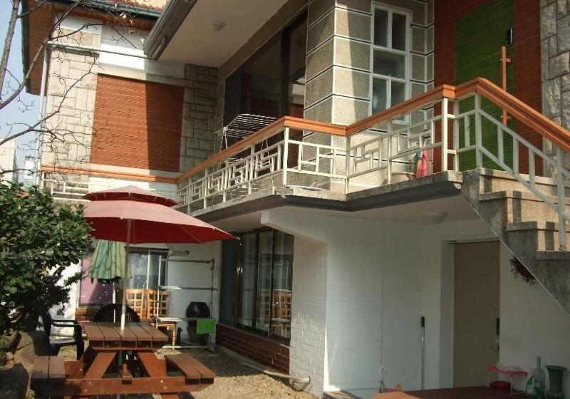 Birdsnest Hostel Hongdae Foreigner Only