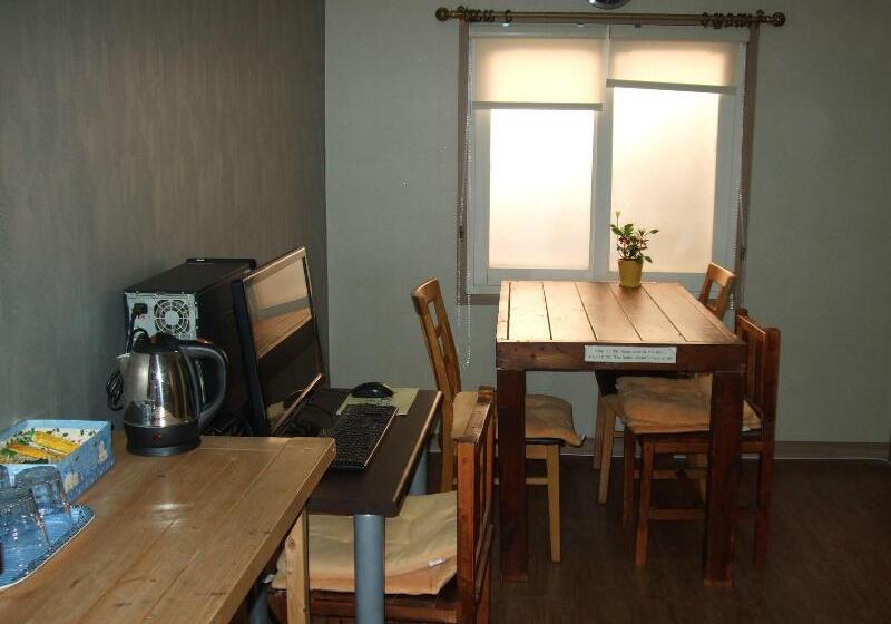 Birdsnest Hostel Hongdae Foreigner Only