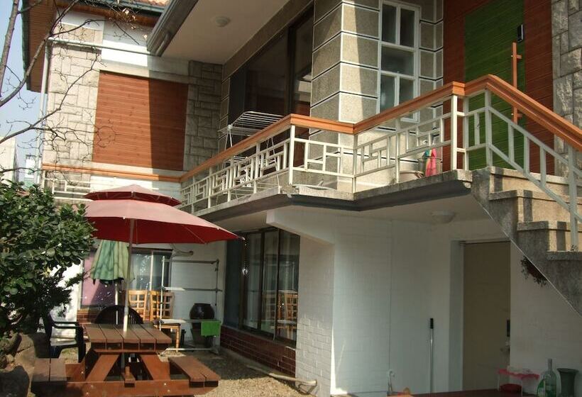 Birdsnest Hostel Hongdae Foreigner Only
