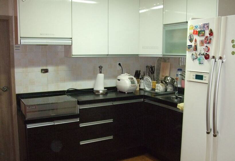 Birdsnest Hostel Hongdae Foreigner Only