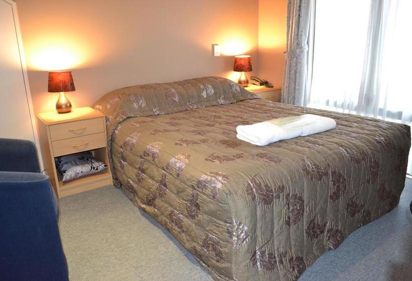 Courtesy Court Motel