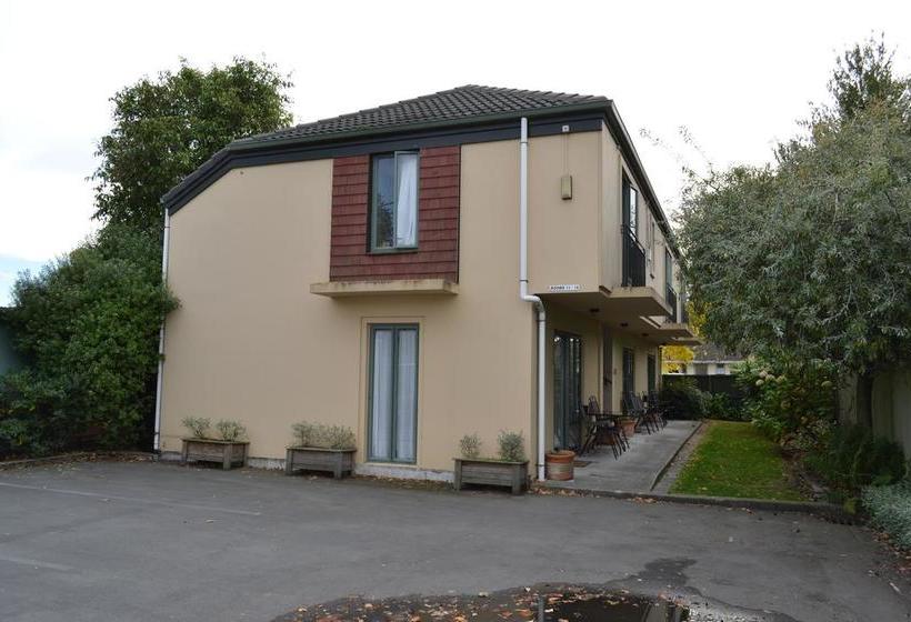 Courtesy Court Motel