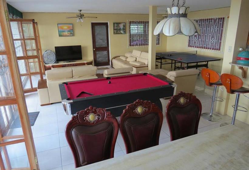 هتل A Piece Of Paradise Montego Bay