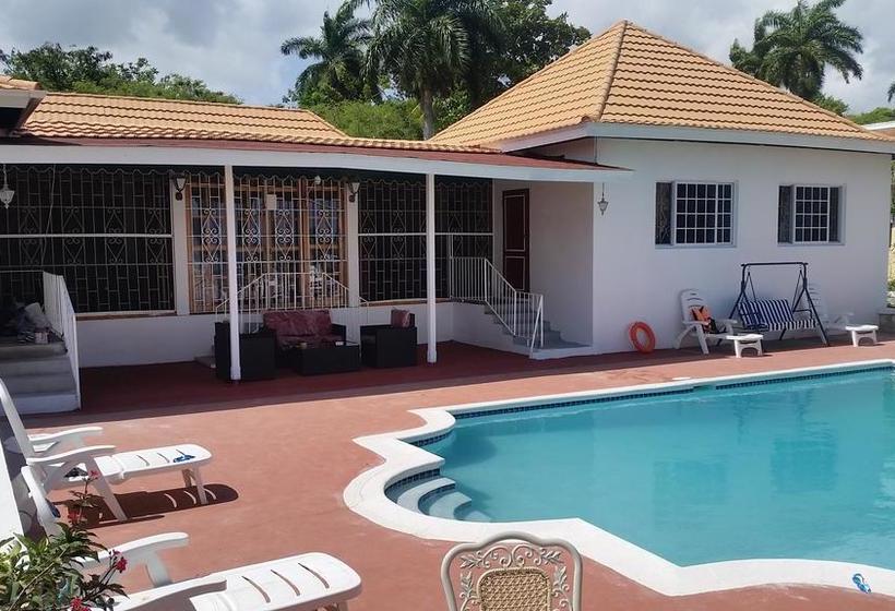 هتل A Piece Of Paradise Montego Bay