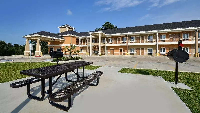 Hotelli Belmont Inn And Suites Tatum