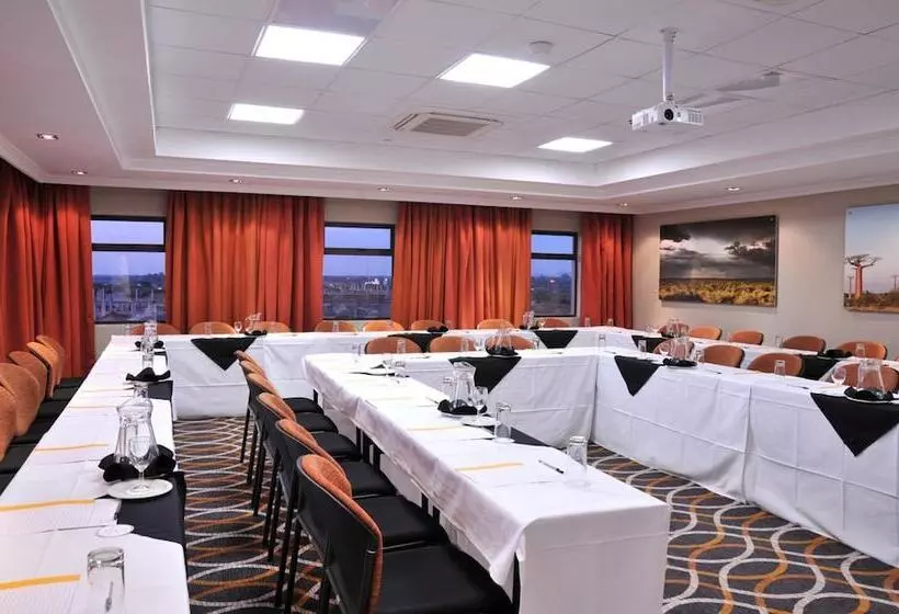 هتل Cresta Mahalapye