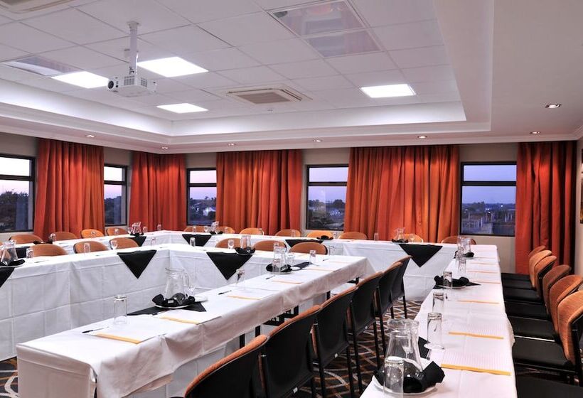 ホテル Cresta Mahalapye