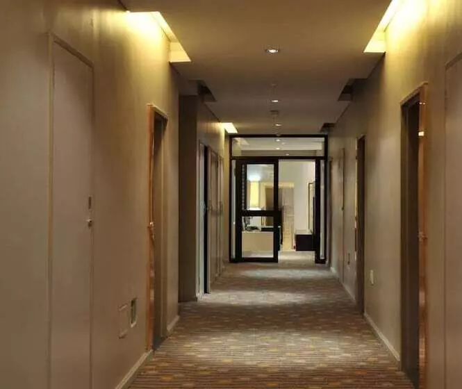 هتل Cresta Mahalapye