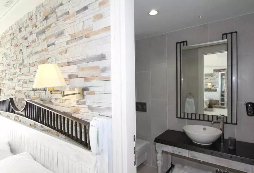 هتل Dedeminn Marina