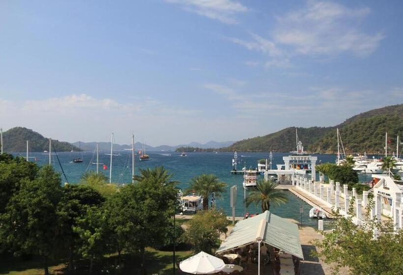 فندق Dedeminn Marina