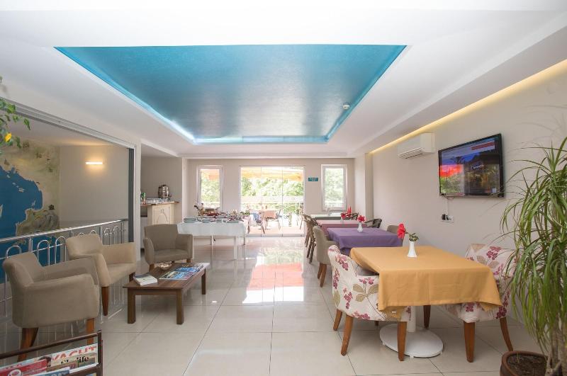 فندق Dedeminn Marina