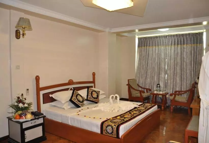 هتل Golden City Crown