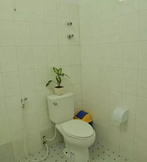 هتل Golden City Crown