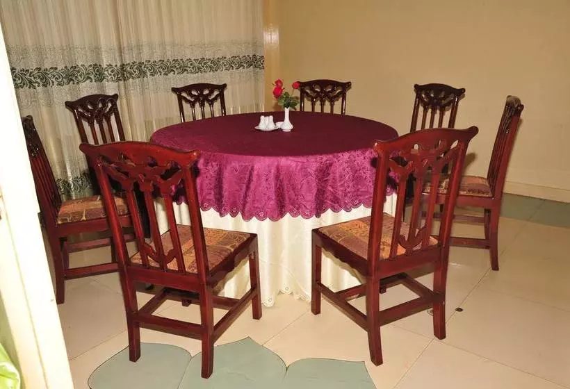 هتل Golden City Crown