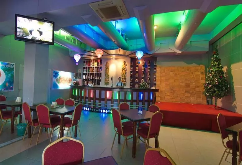 هتل Golden City Crown