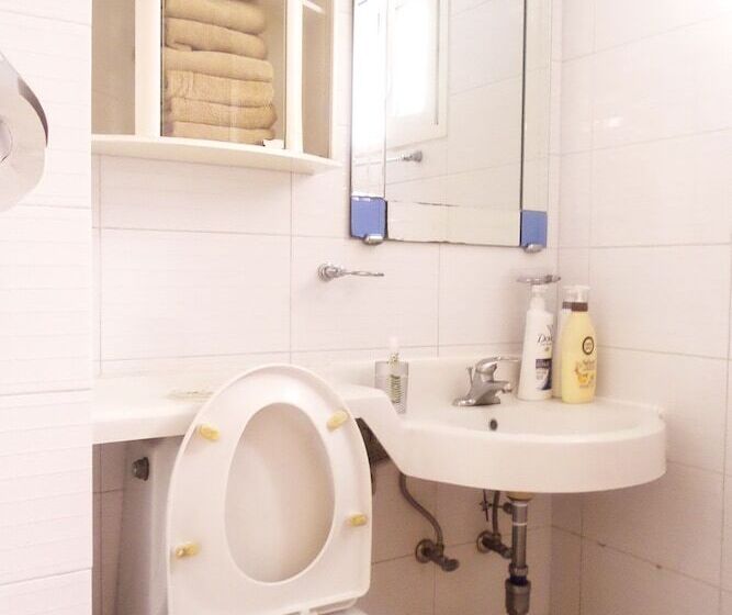 Отель Hongdae One House