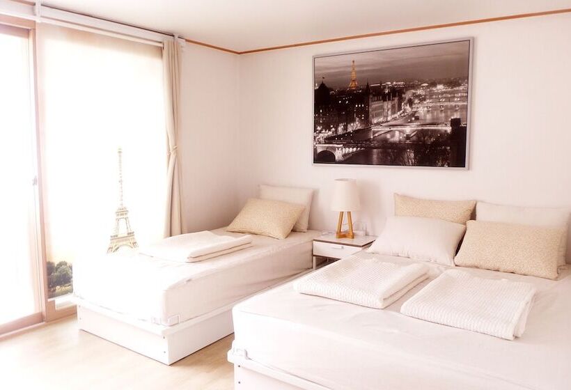 Отель Hongdae One House