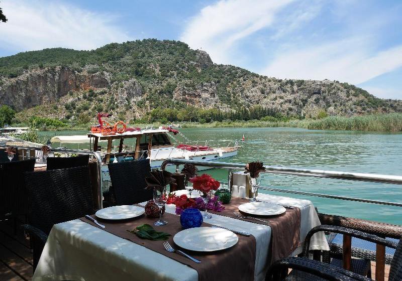 فندق Longhouse Inn