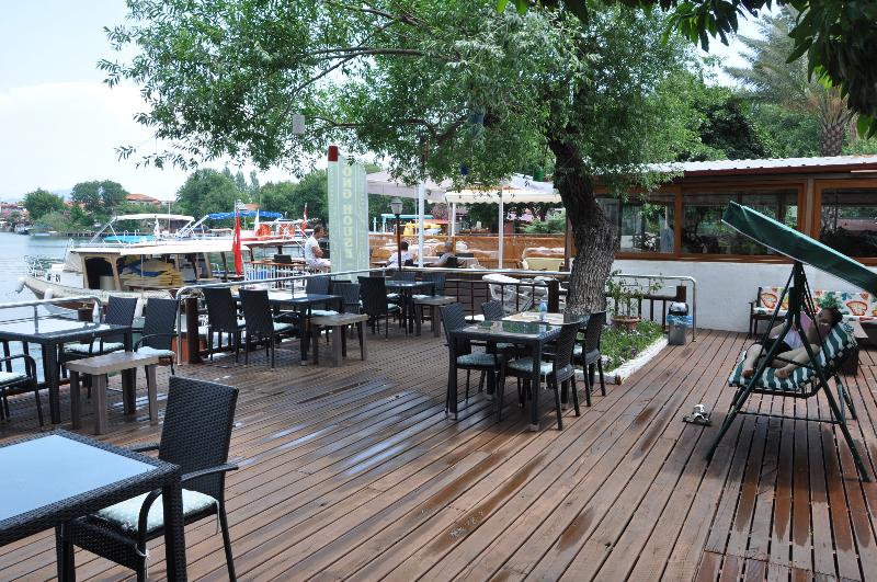 فندق Longhouse Inn