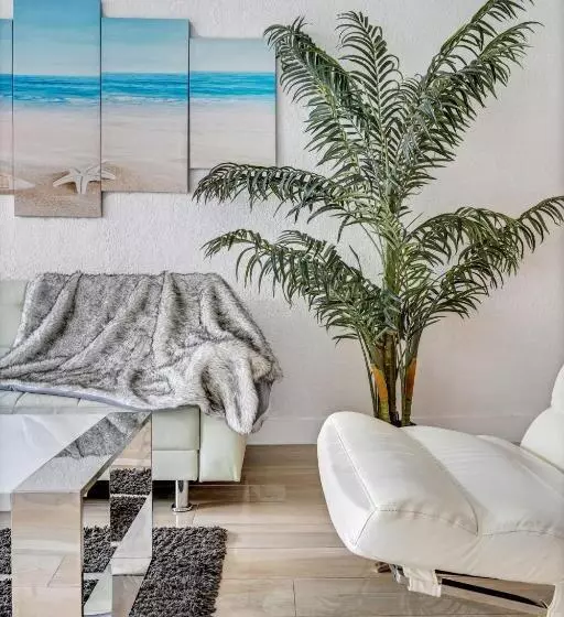 هتل Sunny Isles Ocean Reserve Condo Apartments