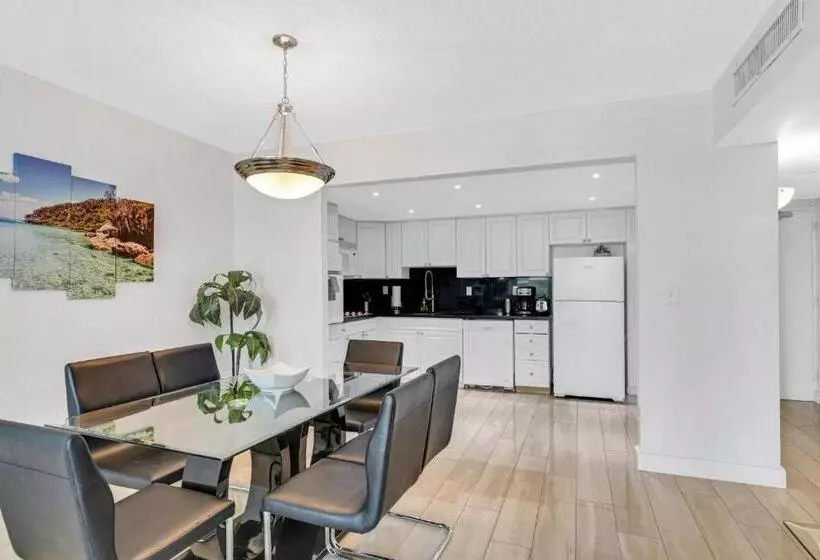 هتل Sunny Isles Ocean Reserve Condo Apartments