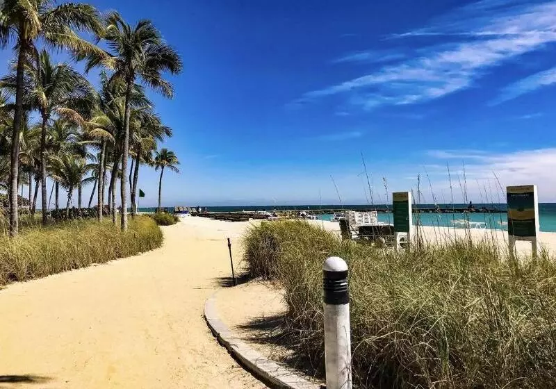 هتل Sunny Isles Ocean Reserve Condo Apartments