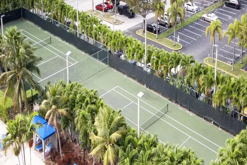 هتل Sunny Isles Ocean Reserve Condo Apartments