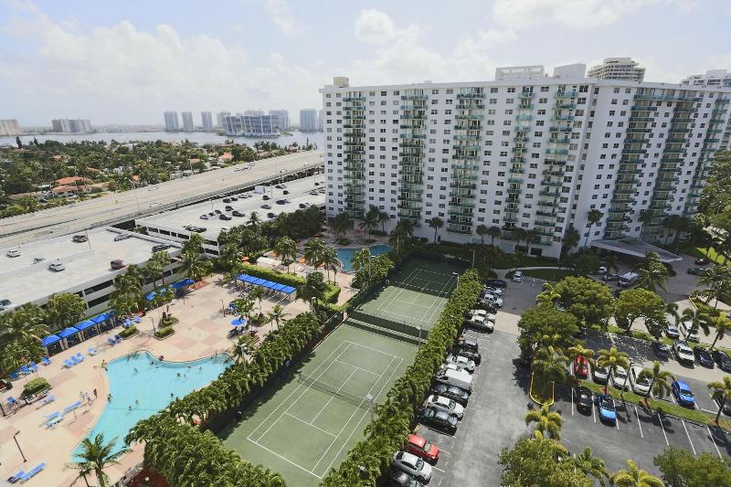 فندق Sunny Isles Ocean Reserve Condo Apartments