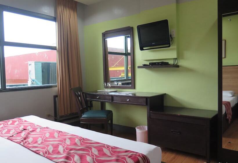 בית מלון כפרי Regency Inn