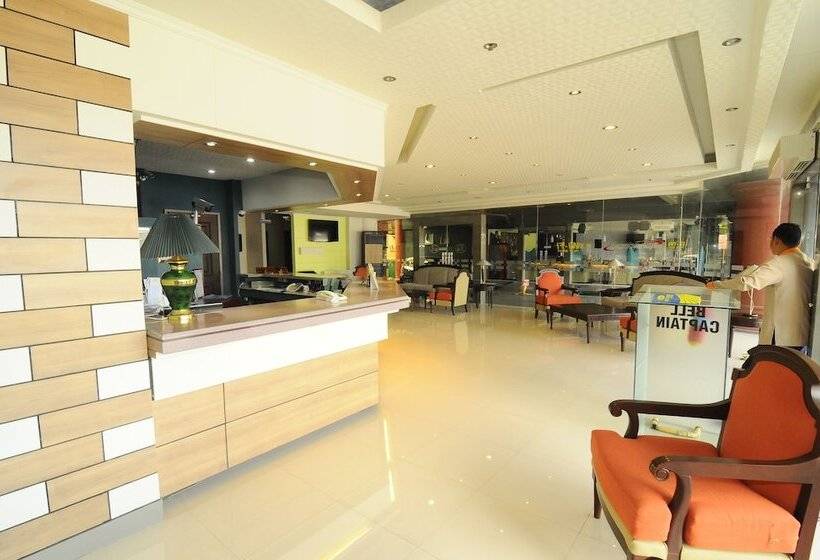 בית מלון כפרי Regency Inn