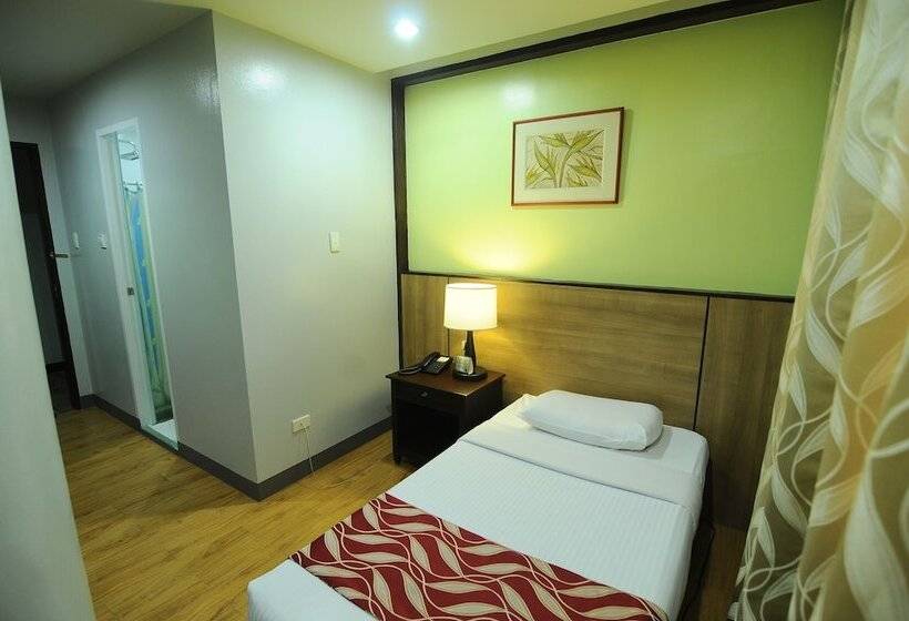 בית מלון כפרי Regency Inn