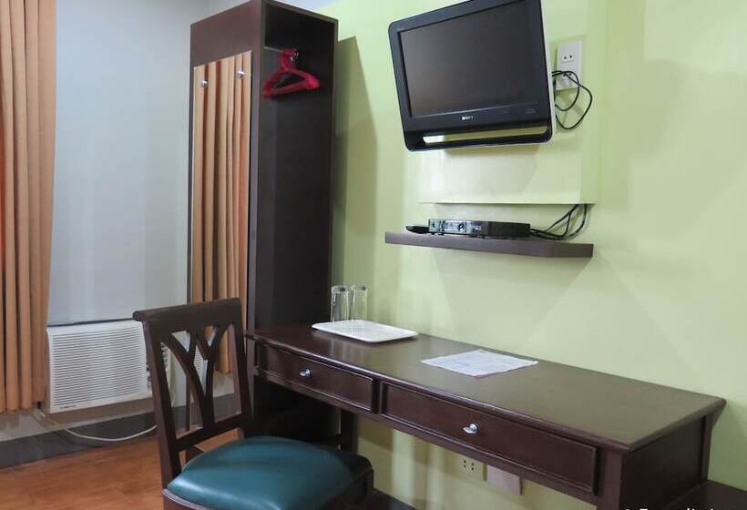 בית מלון כפרי Regency Inn