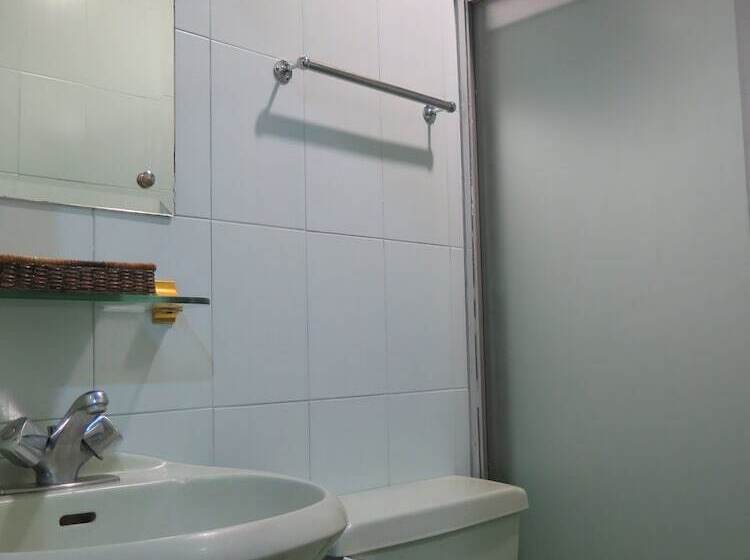 בית מלון כפרי Regency Inn