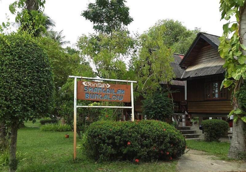 هتل Shangrilah Bungalow