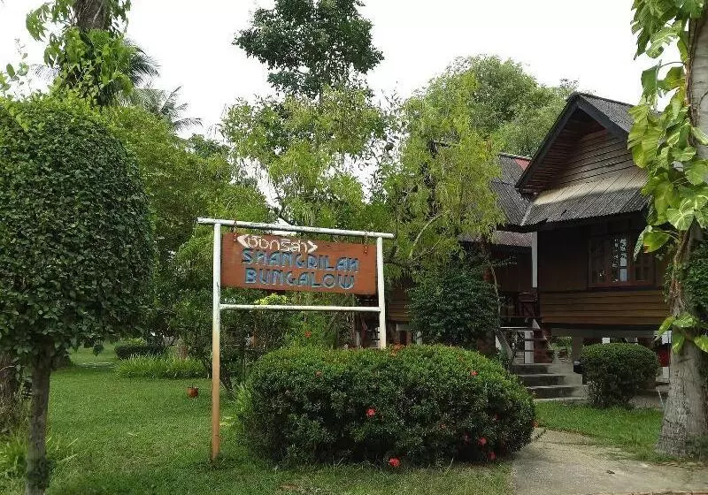 هتل Shangrilah Bungalow