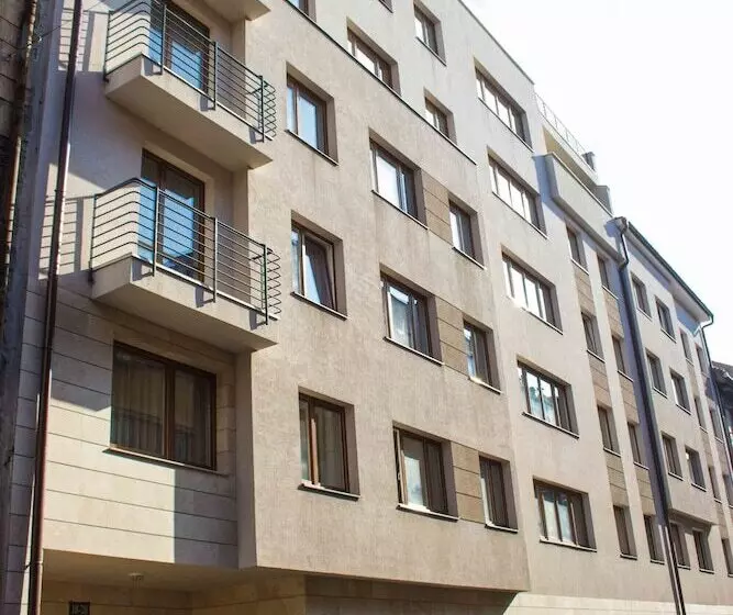 Maple Tree Budget Apartments