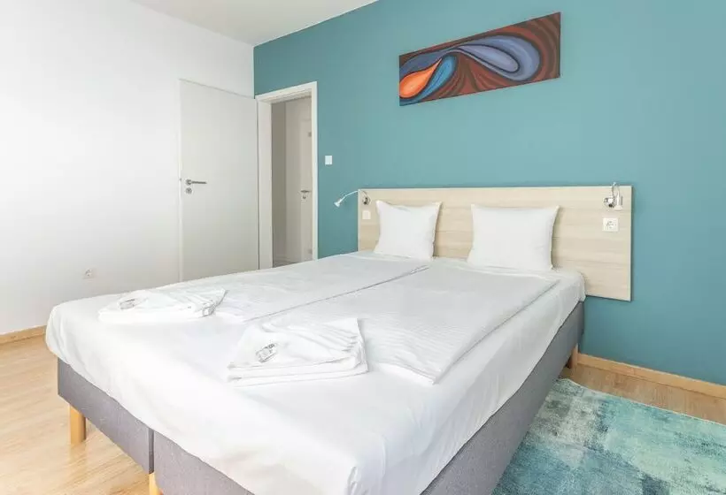 Maple Tree Budget Apartments