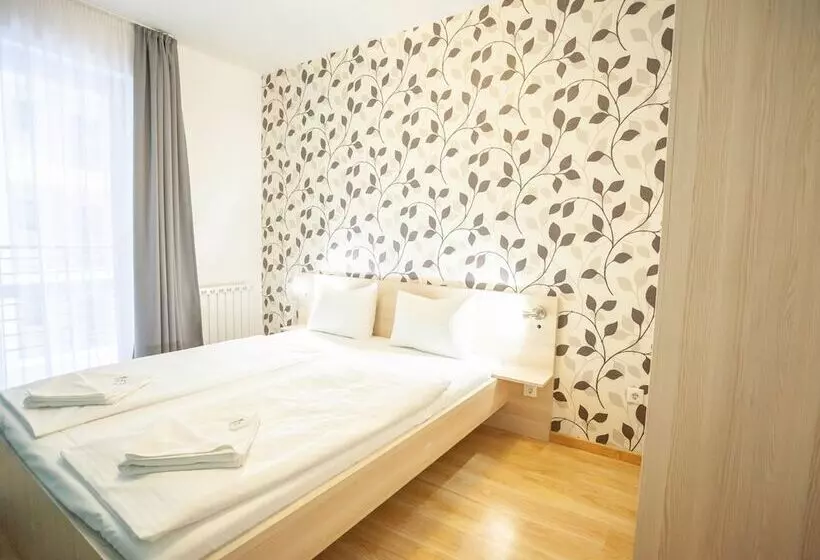 Maple Tree Budget Apartments