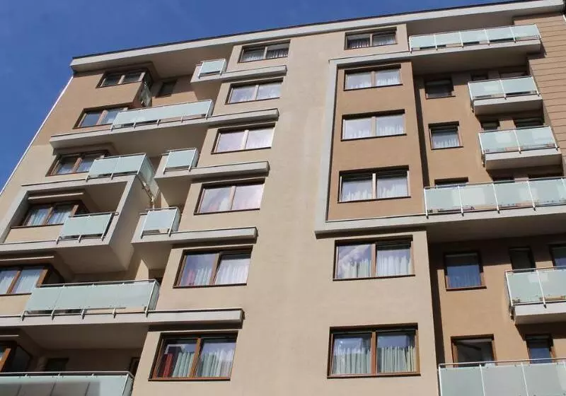 Maple Tree Budget Apartments