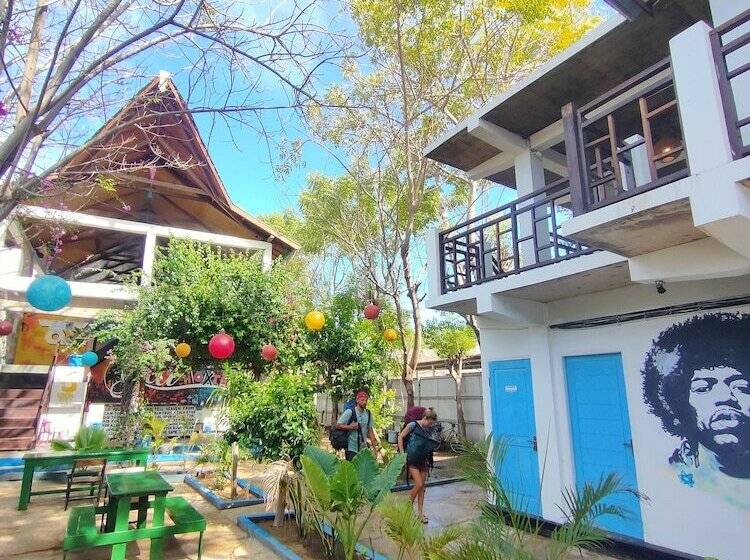 Gili Beach Bum Hostel