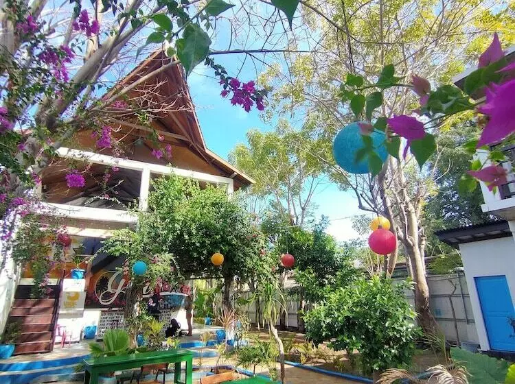 Gili Beach Bum Hostel