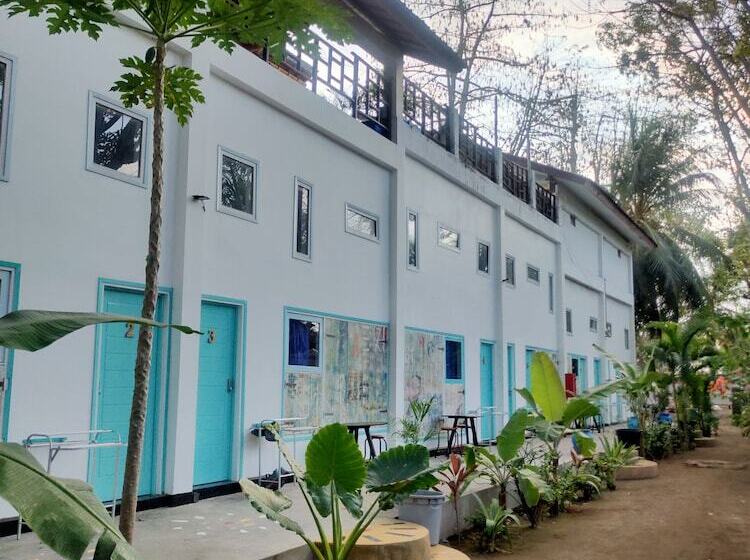 Gili Beach Bum Hostel