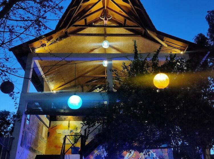 Gili Beach Bum Hostel