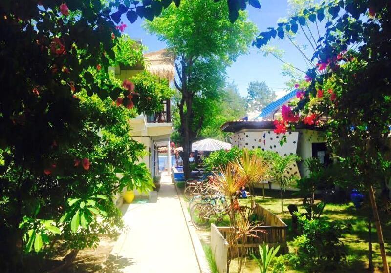 Gili Beach Bum Hostel