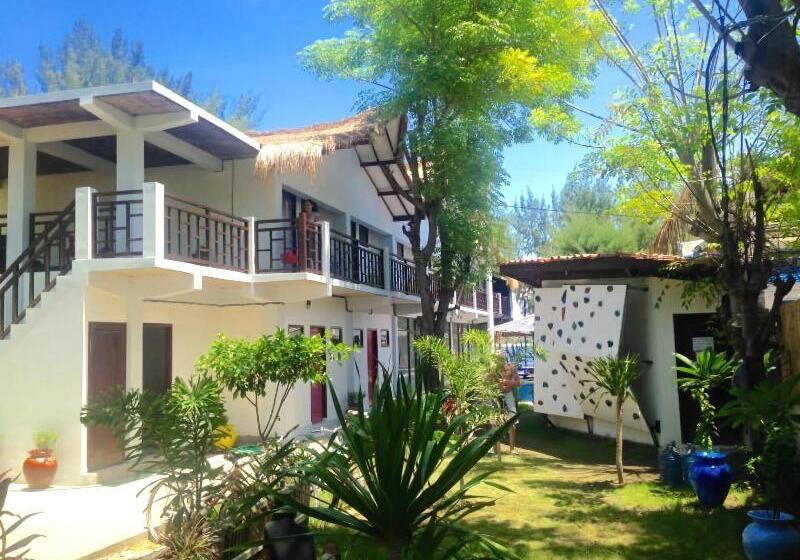 Gili Beach Bum Hostel