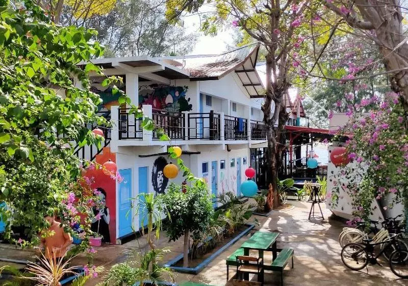 Gili Beach Bum Hostel