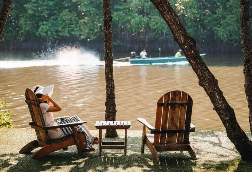 ホテル Anavilla Tangke Resort