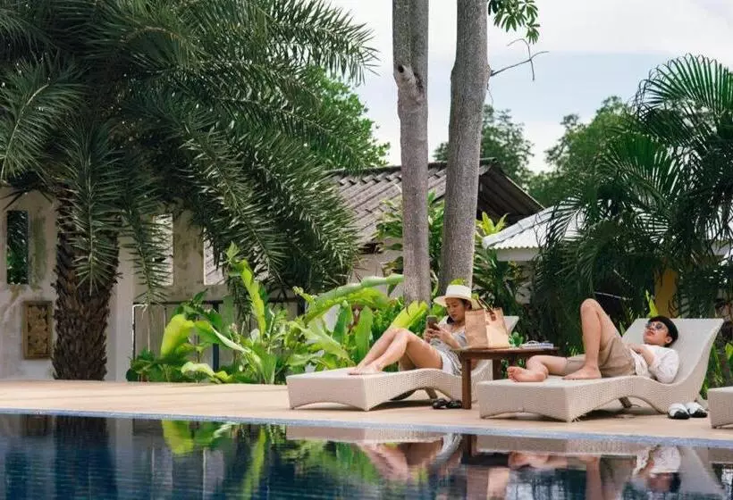 ホテル Anavilla Tangke Resort